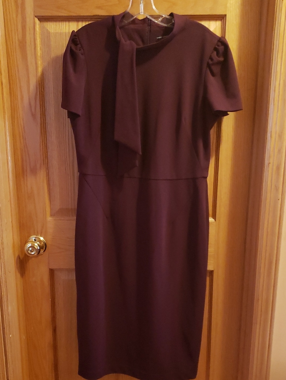 Maggy London Burgundy Tie-Detail Midi Dress